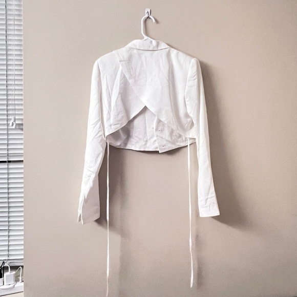 H&M Divided White Cropped Blazer Size M - Picture 2 of 3